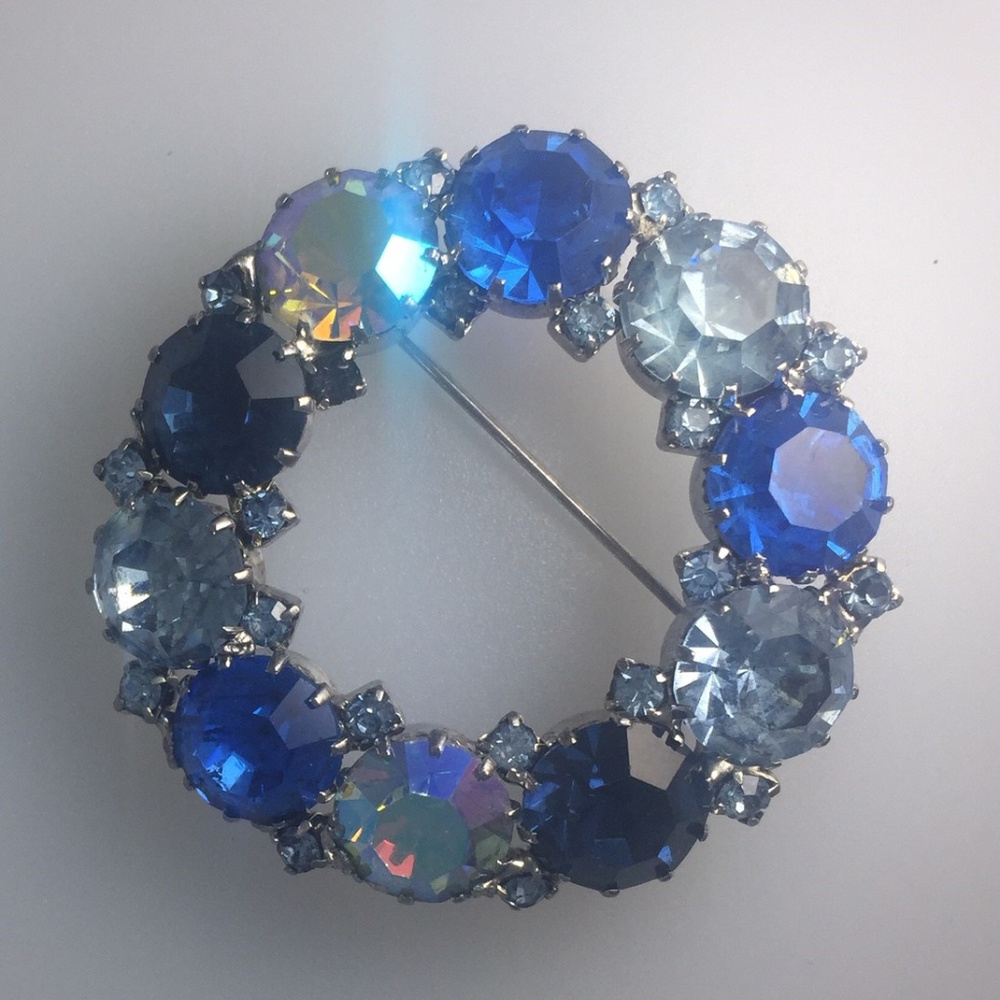 SOLD ****. Vintage Blue Karu Arke Brooch